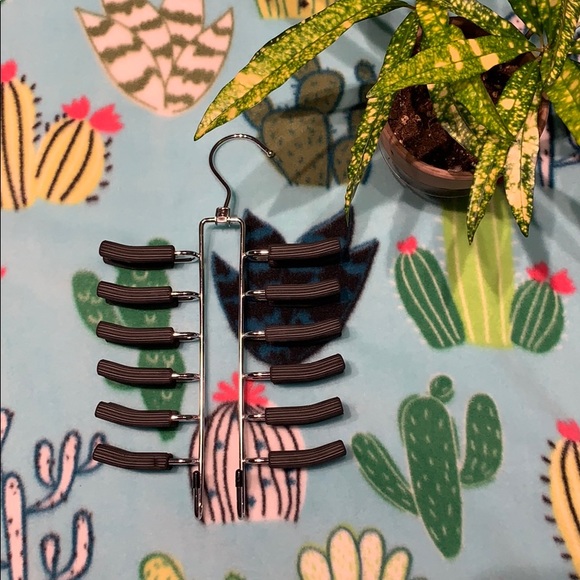 zoro Accessories - Tie/Belt Hanger